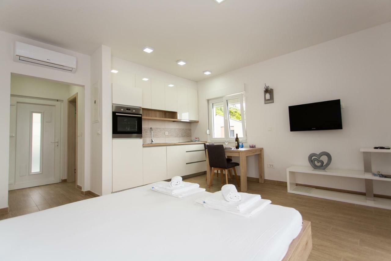 Villa Sara With Sea View And Private Heated Pool Omiš Exteriér fotografie