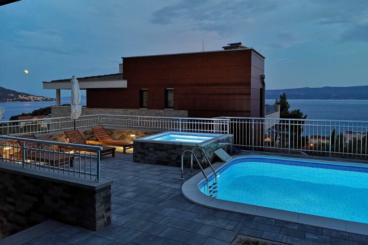 Villa Sara With Sea View And Private Heated Pool Omiš Exteriér fotografie